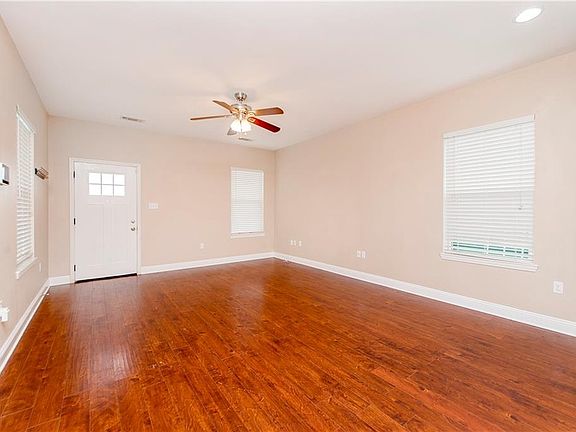 5th image of 4416 Wellington Dr