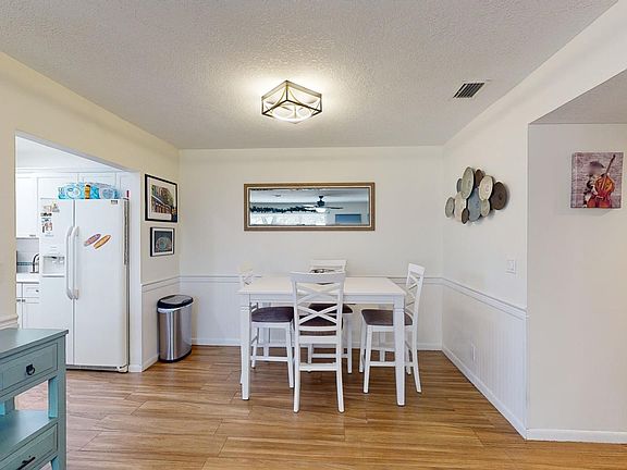 2nd image of 1717 N Dovetail Dr #D