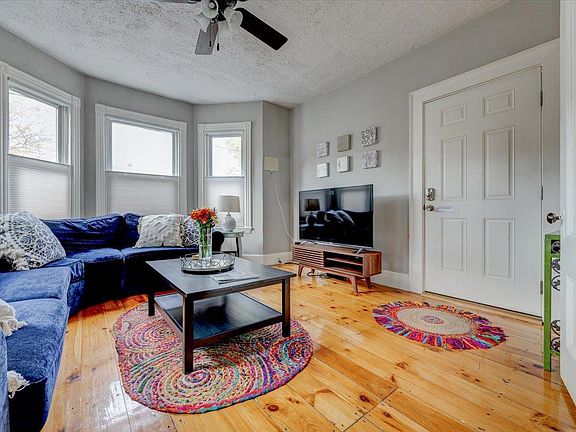 5th image of 34 Quebec St APT 2