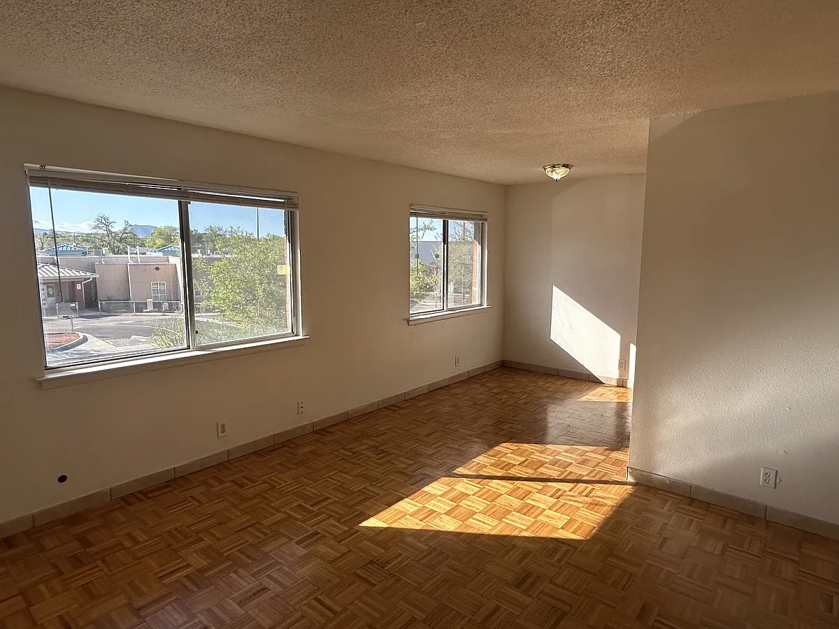 Building Photo - 10729 Prospect Ave NE #C