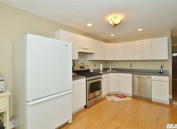5th image of 31 Kelsey Ave