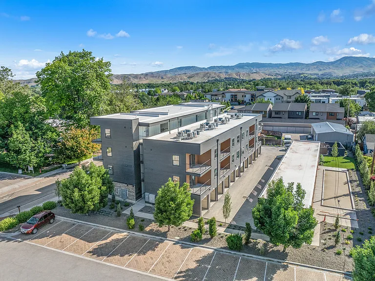 Luka Apartments — Photo 8