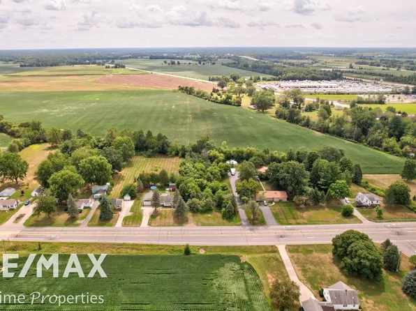 9560 Birch Run Rd, Birch Run, MI 48415