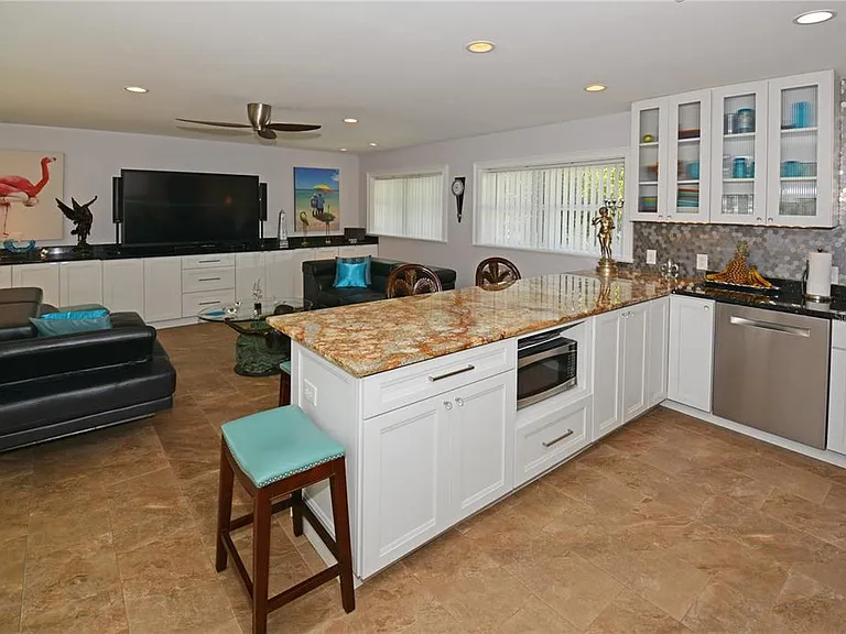 7020 Mango Ave S — Photo 14