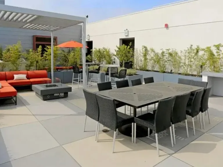 Maya Apartments at 535 Kingsley Dr in Los Angeles — Photo 10