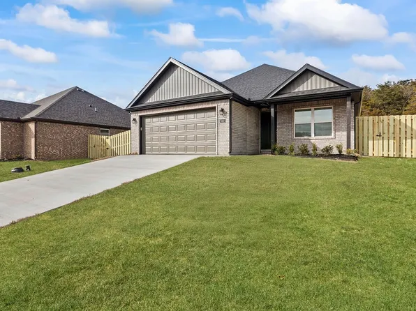 340 W Smith St, West Fork, AR 72774