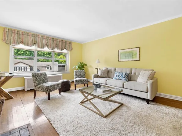 250 Bronxville Road #2A, Bronxville, NY 10708
