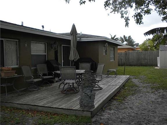 4th image of 8203 NW 74th Ave