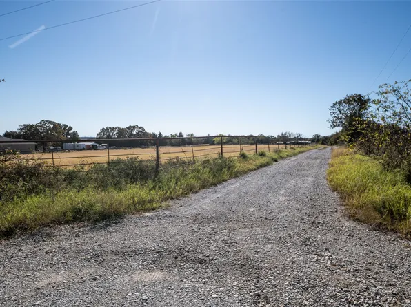 738 Orchard Rd, Bowie, TX 76230