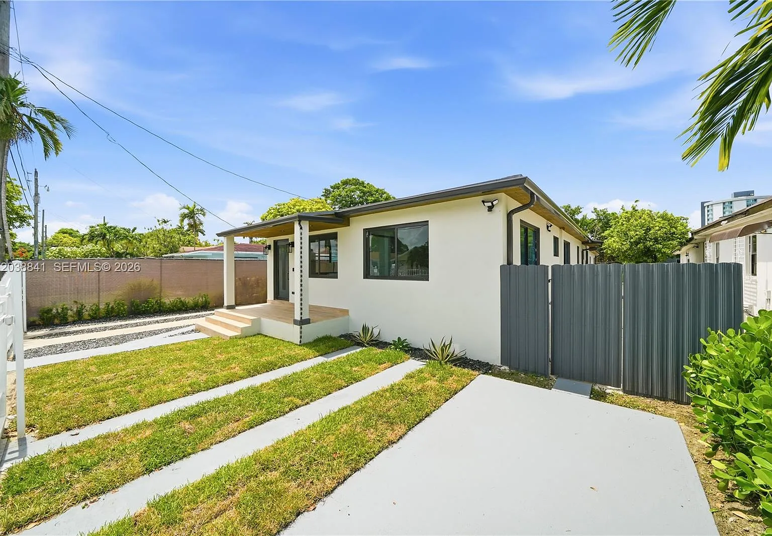 3 bed, $3,195 — Photo 1
