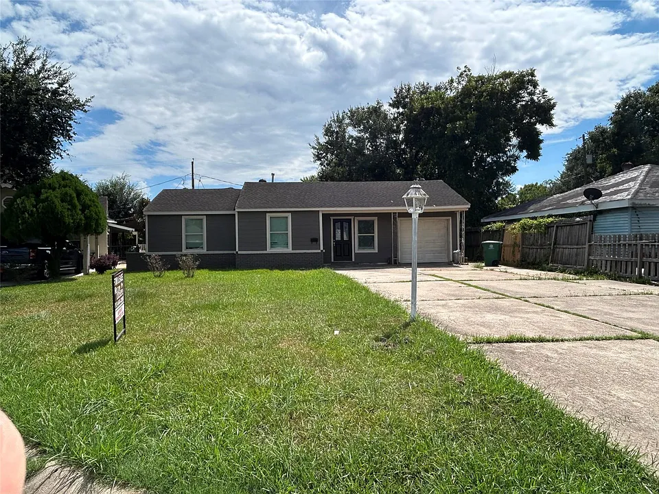 1108 Redbud Cir