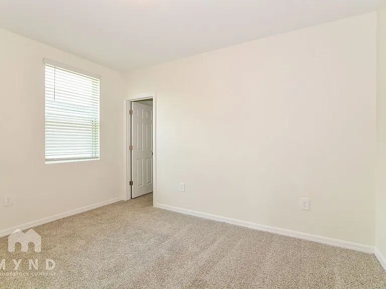 796 Griffon Ave — Photo 15