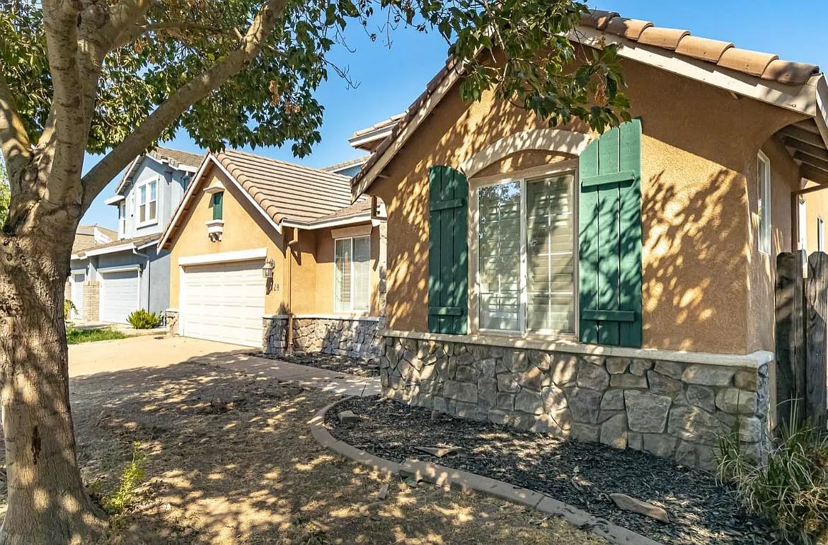 2829 Winged Foot Way photo 1