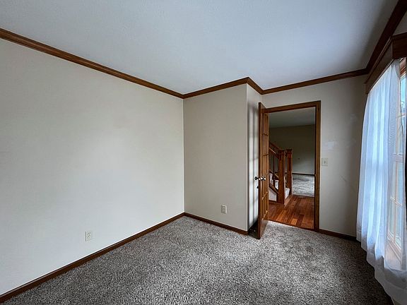 4th image of 440 Taylor Ave