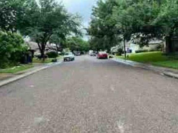 Exterior Neighborhood (street photo)