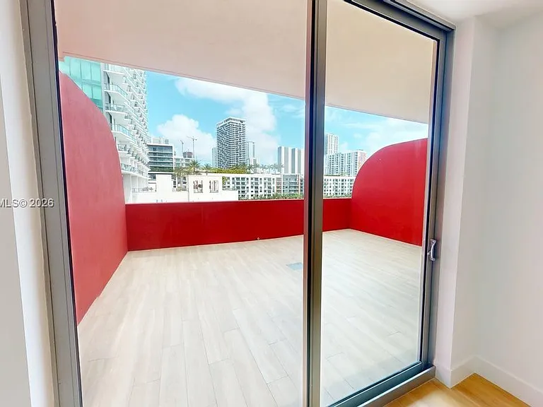 90 NE 32nd St #603 — Photo 3