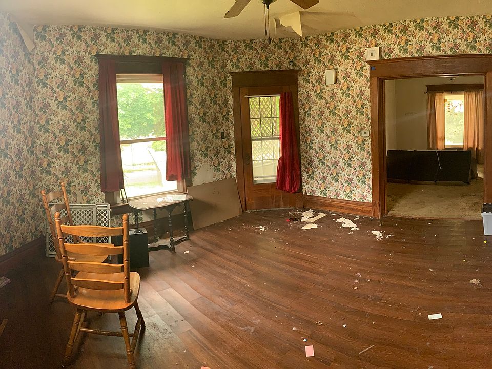 703 Evans Ave, Ashton, IL 61006 Zillow