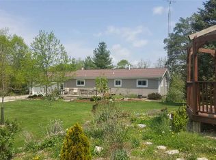 218 W Hallock Hollow Rd, Edelstein, IL 61526