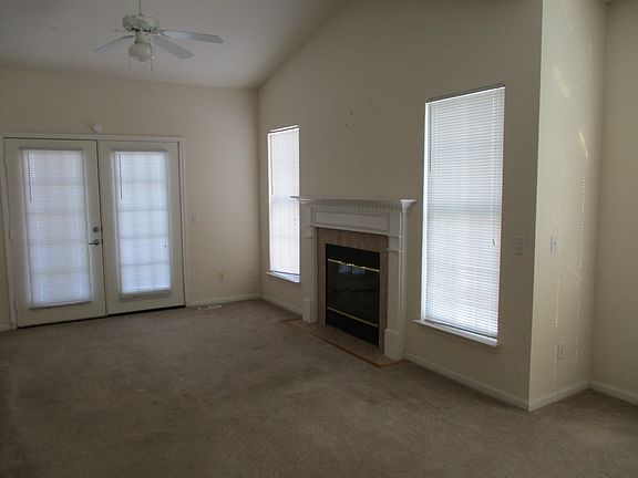 5th image of 937 Duckett Dr