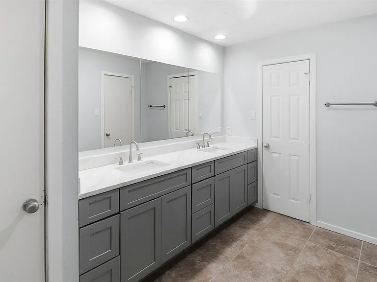 21131 Park Brook Dr — Photo 12