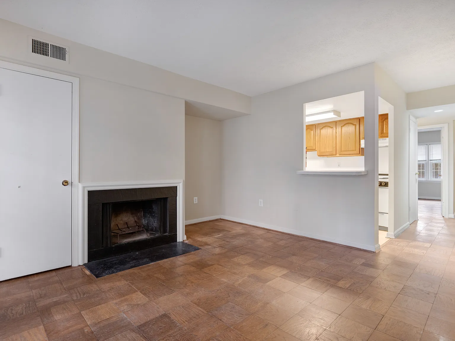 One Month Free Rent! — Photo 2