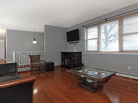 4th image of 119 Patmore Ave