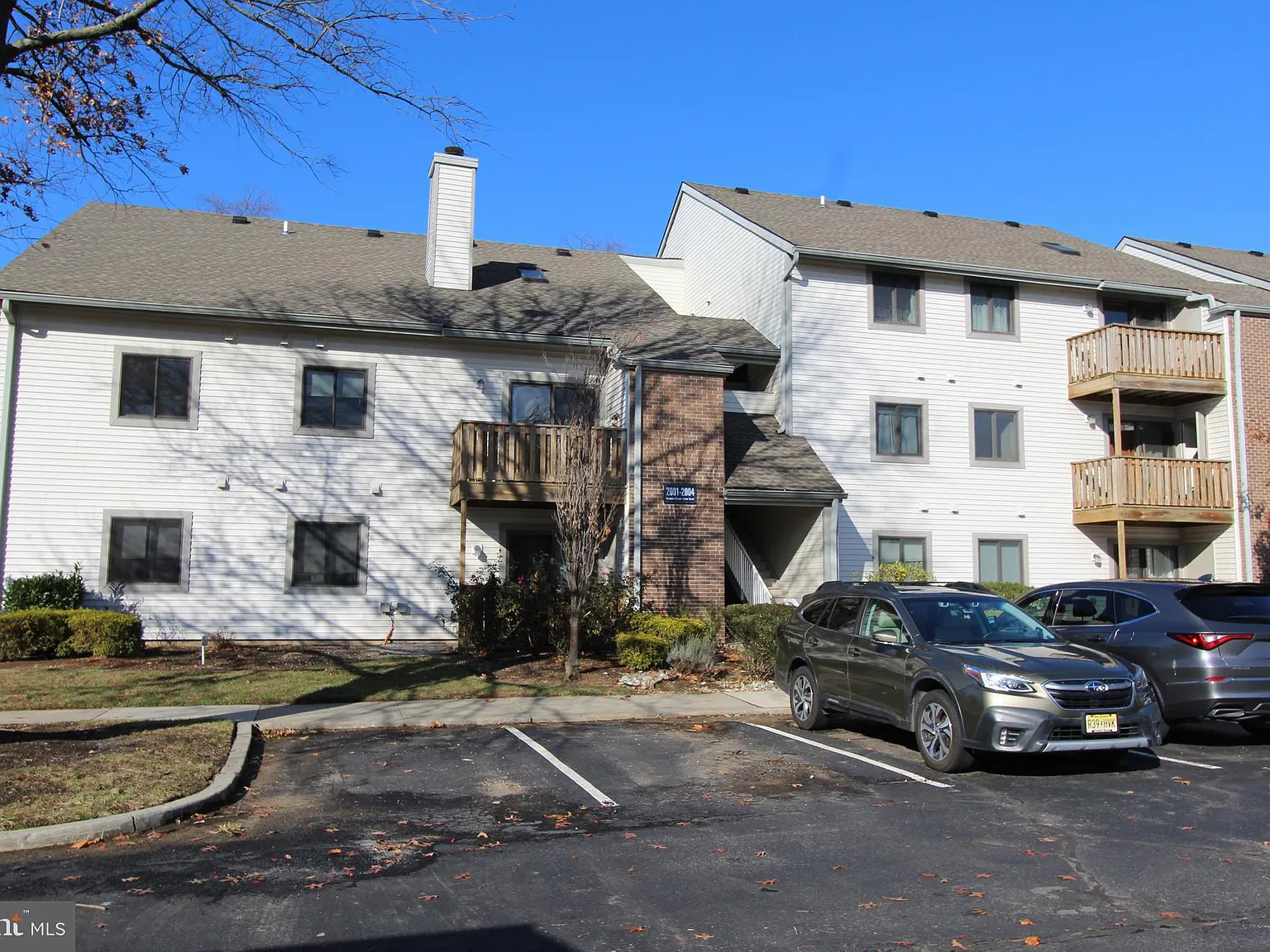 2 bed, 1166 sqft, $2,500 — Photo 1
