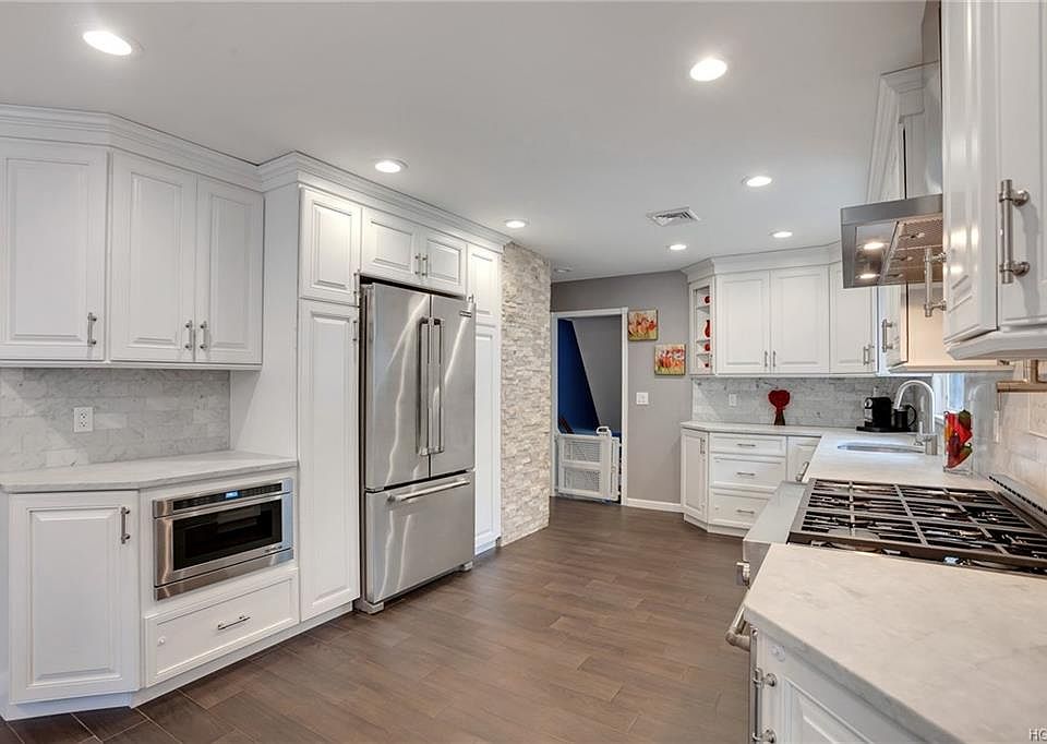 1st image of 147 Forest Blvd