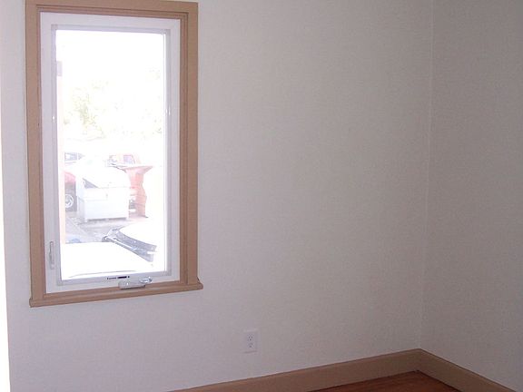 4th image of 714 5th St N