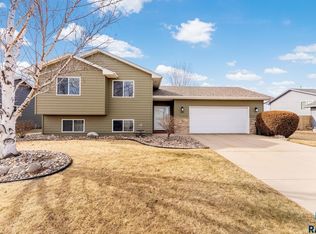 3901 S Stanford Ave, Sioux Falls, SD 57106