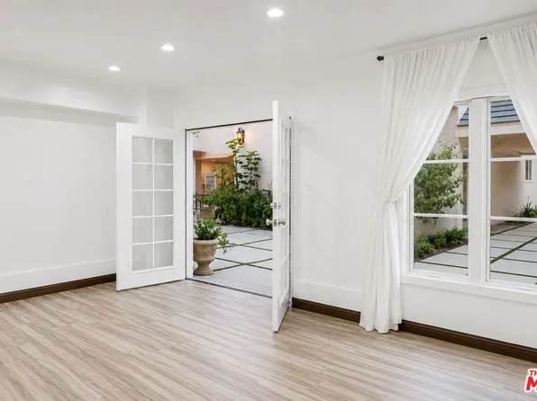 1174 Coldwater Canyon Dr, Beverly Hills, CA 90210