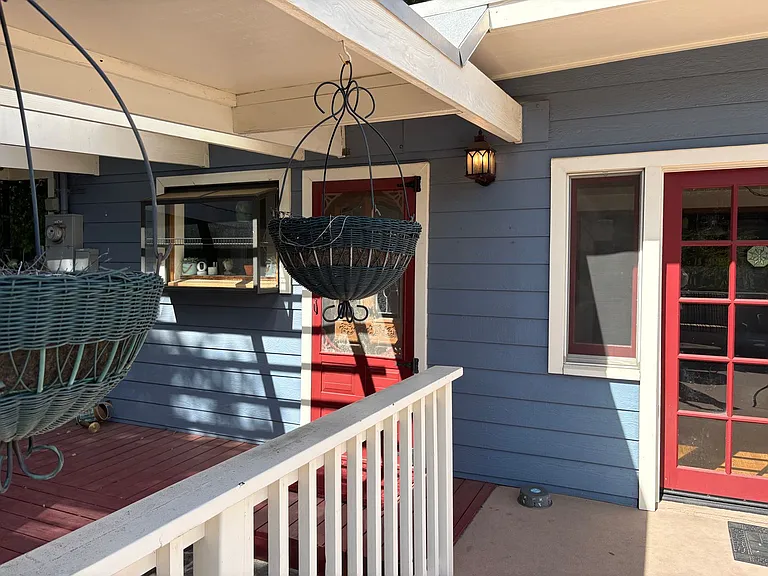 7036 Highcliff Trl — Photo 4
