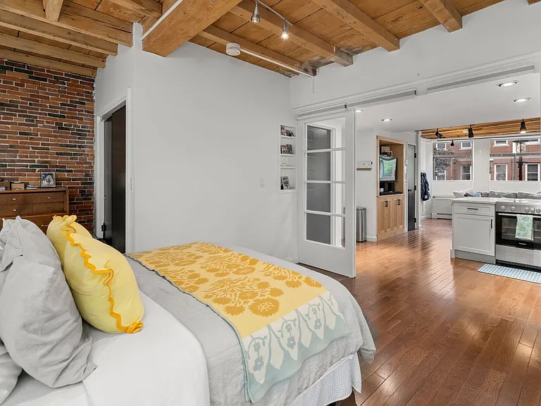 18 Main St #1 — Photo 15