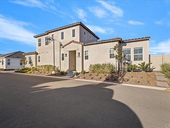 3rd image of 1709 Avenida Tealing