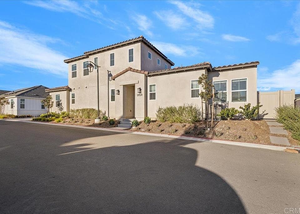 1st image of 1709 Avenida Tealing