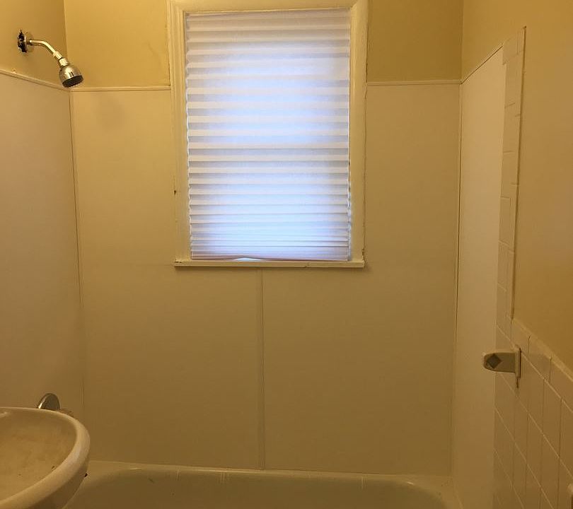 1st image of 498-500 Cypress Dr