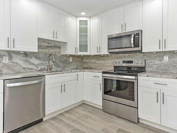 5th image of 864 Normandy Trl #R