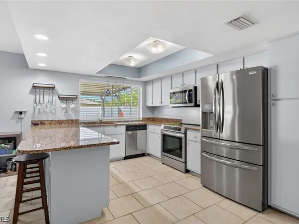 1305 SE 37th Ter, Cape Coral, FL 33904