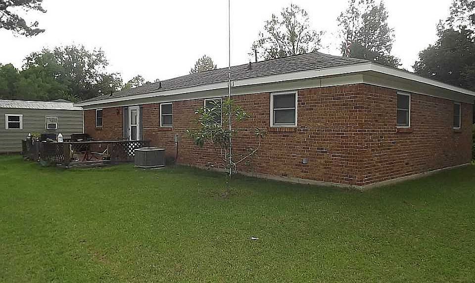 2nd image of 8201 Sherbrook St