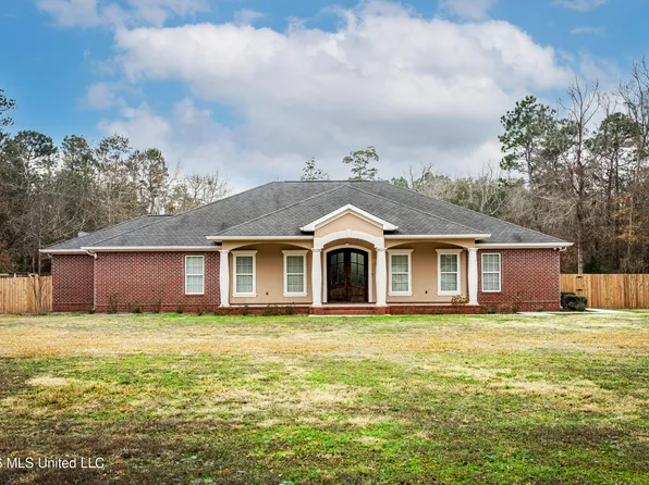 5851 Old Spanish Trl, Gautier, MS 39564