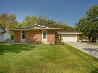 19 Spencer Valley Dr, Saint Peters, MO 63376