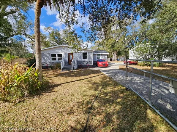 1367 County Road 731, Venus, FL 33960