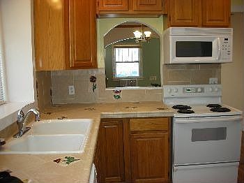 5th image of 2645 N Clermont St