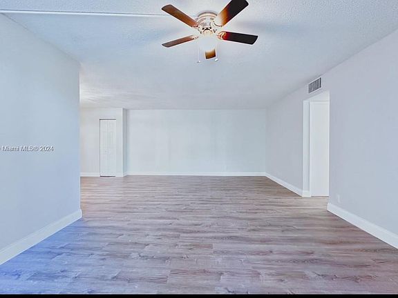 5th image of 920 NE 199th St #3S