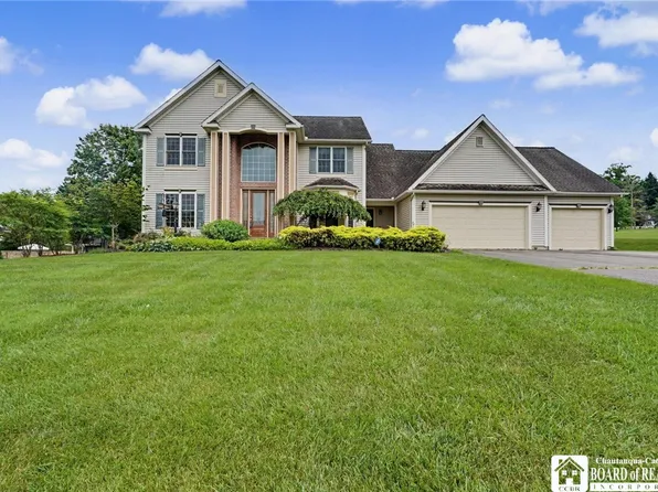 990 Briarwood Dr, Lakewood, NY 14750