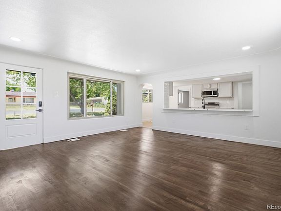 4th image of 850 S Everett Street