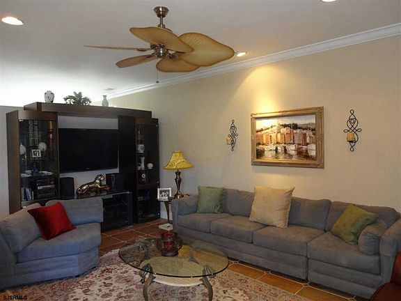 5th image of 110 Southampton Dr