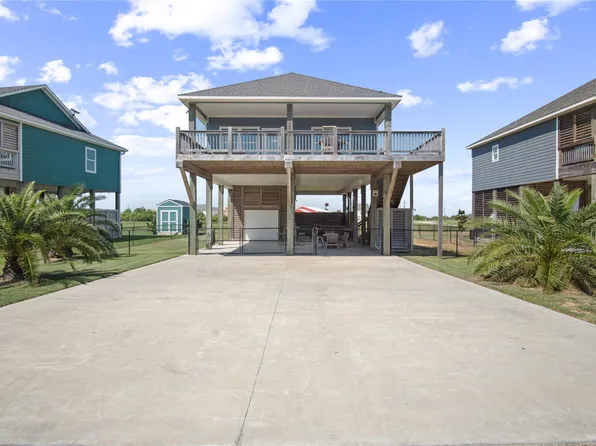 2295 E Lobster St, Crystal Beach, TX 77650