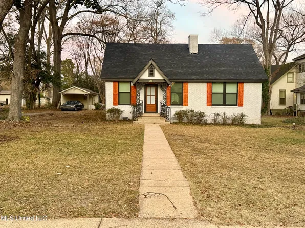 202 Panola Ave, Batesville, MS 38606