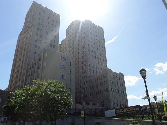 3rd image of 4 Beacon Way APT 1212